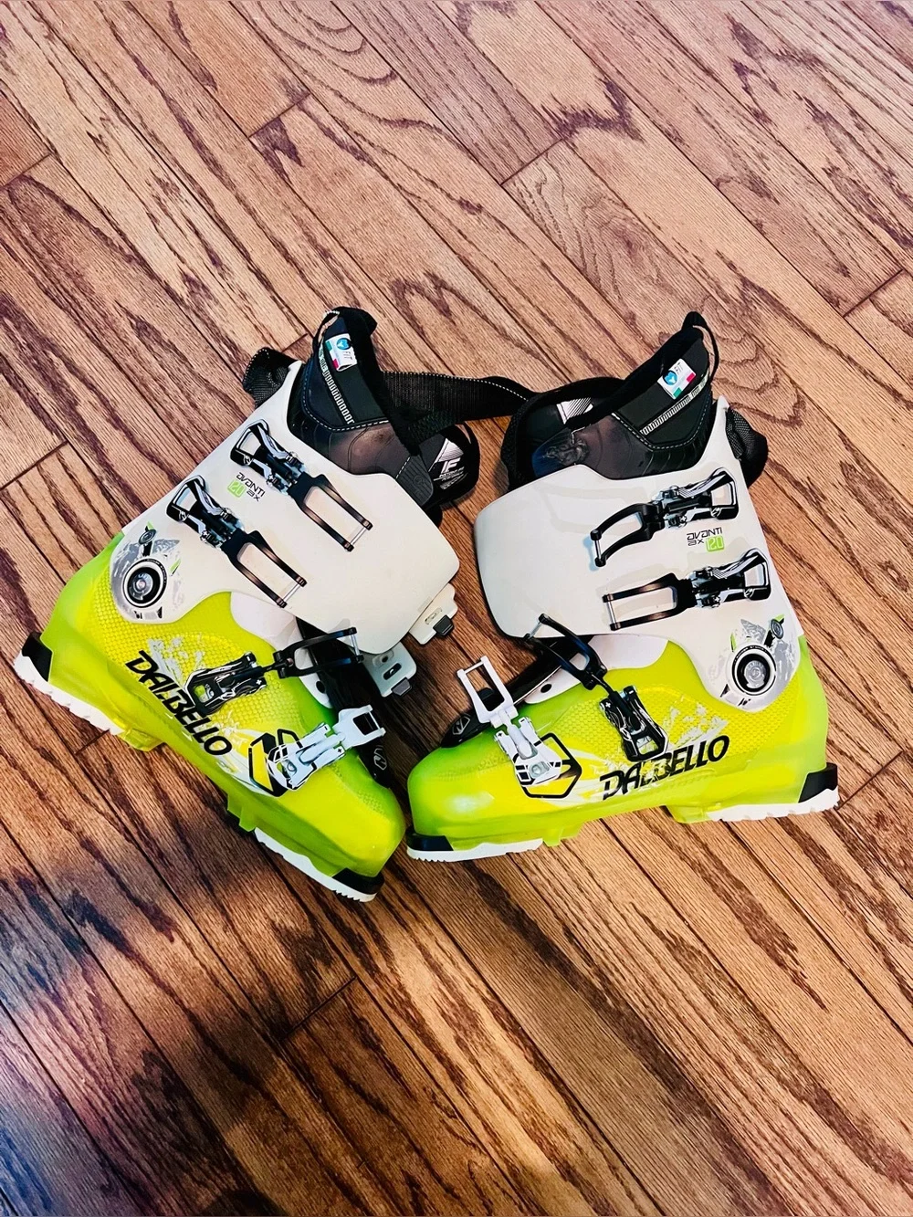 Acid Green/White Avanti AX 120’s